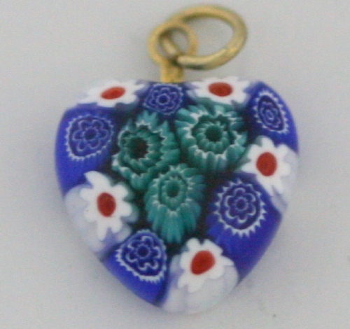 Murano Heart ( 0.50 x 0.50 in.) # 08 - Click Image to Close
